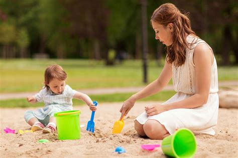 How Mafic Sand Toys Can Help Develop Fine Motor Skills in Children